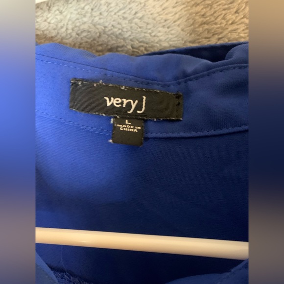 Very J Women’s blue blouse size large - Picture 4 of 4